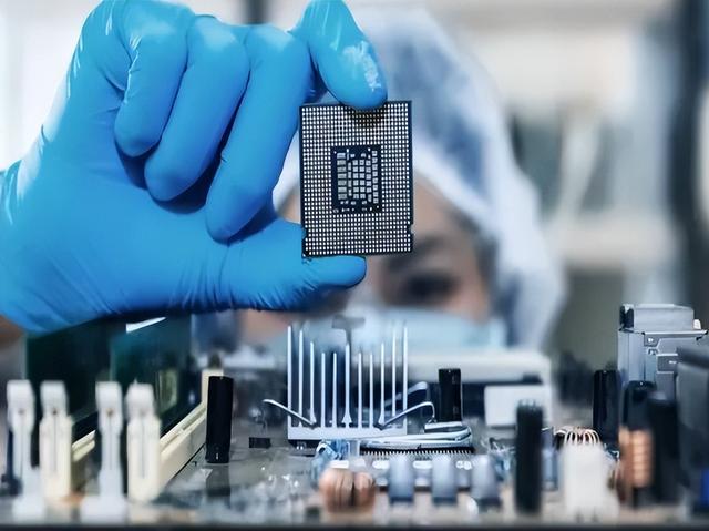 技術轉移浪潮下中國電子與芯片制造業的機遇與挑戰